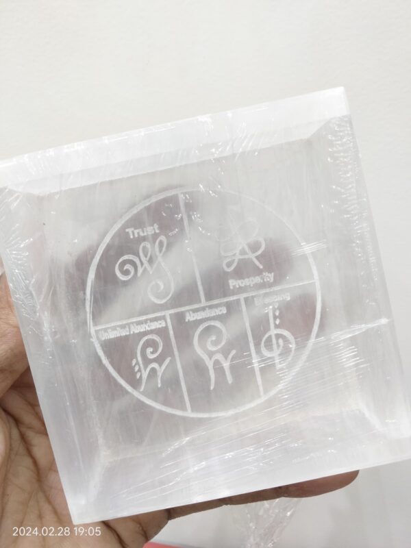 Selenite Engraved Zibu Charge Geometry Box